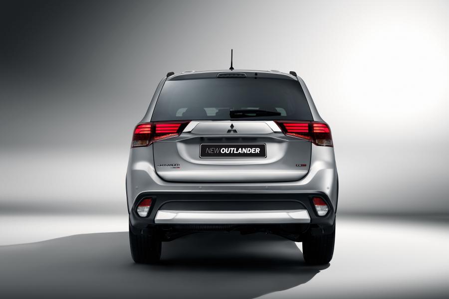  Mitsubishi Outlander 2015 года  (фото 9 из 10)